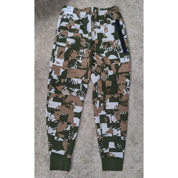 Nike Sportswear Tech Fleece Camo Jogger DM6472-072 Men Size Medium NWT - Picture 1 of 5